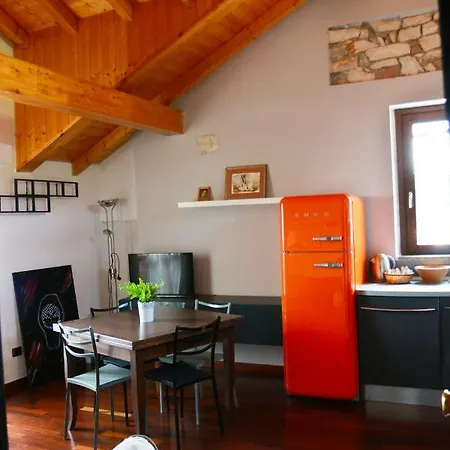 Апартаменты Varese Lake View Loft